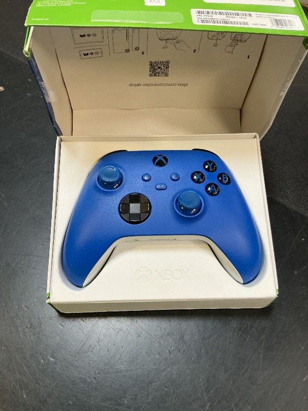 Photo 1 of Xbox Wireless Controller | Shock Blue | Gaming