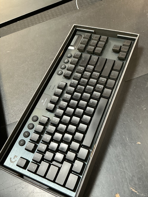 Photo 1 of Logitech G915 X TKL Wireless Gaming Keyboard