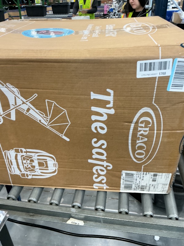 Photo 1 of Graco Extend2Fit 3-in-1 Convertible Car Seat, Ashten