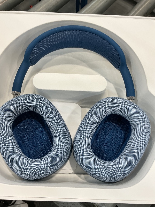 Photo 1 of Apple AirPods Max Wireless Over-Ear Headphones - Sky Blue