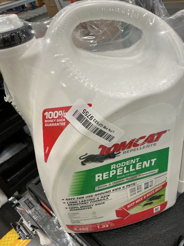Photo 1 of Tomcat Rodent Repellent Ready-to-Use with Comfort Wand, 1.33 Gal