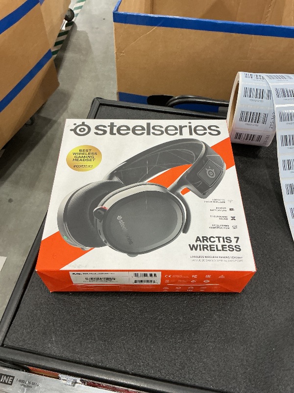 Photo 1 of SteelSeries Arctis 7 Wireless Gaming Headset