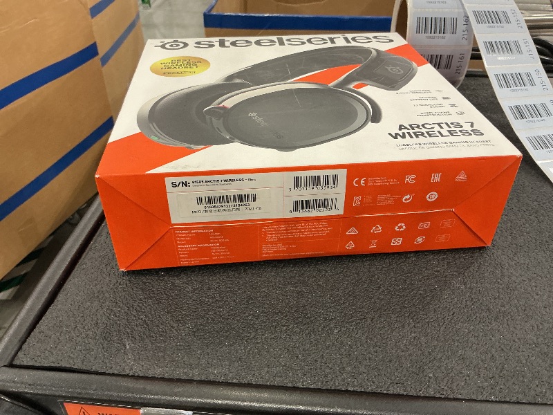 Photo 1 of SteelSeries Arctis 7 Wireless Gaming Headset