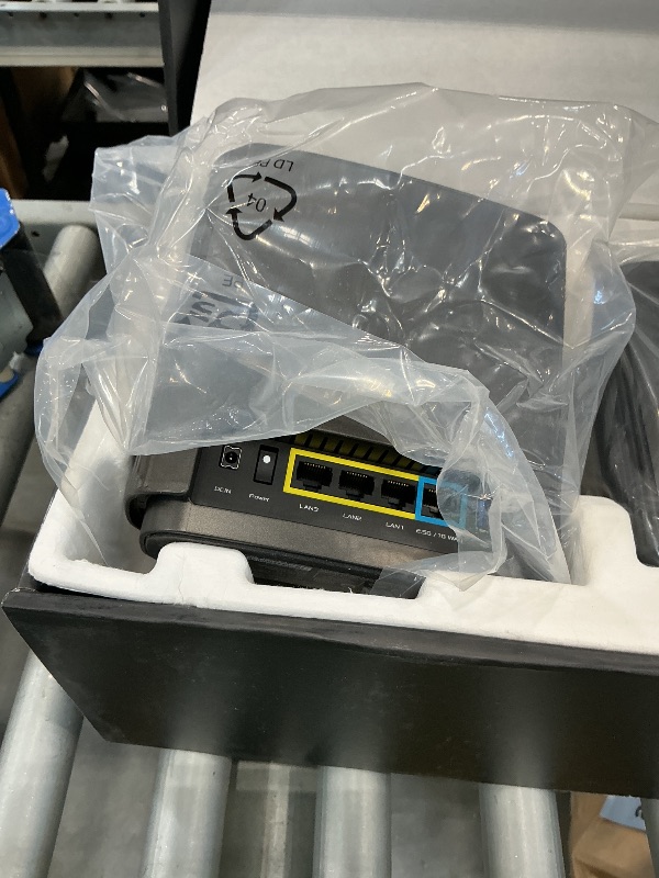 Photo 1 of ASUS ZenWiFi AX WiFi 6 Mesh System (2-Pack)