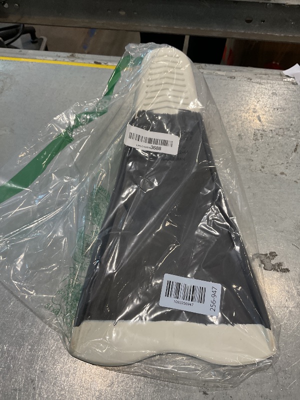 View 2 of [ONLY ONE] TYR Crossblade Fins 2.0 - Large