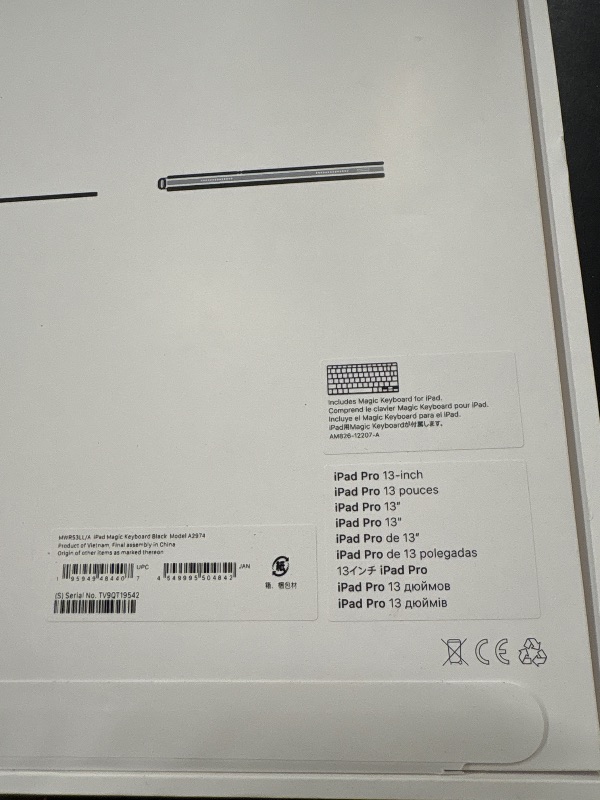 Photo 1 of iPad Magic Keyboard 