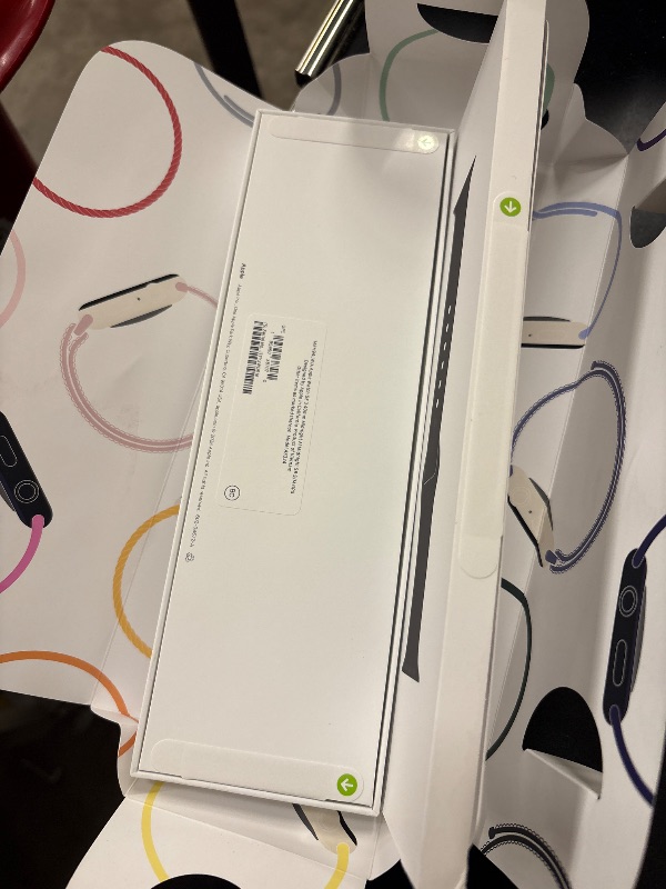 Photo 1 of Apple Watch SE 3 GPS 40mm Smartwatch