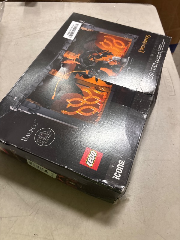 Photo 1 of LEGO Icons The Lord of the Rings: Balrog Book Nook (10367)