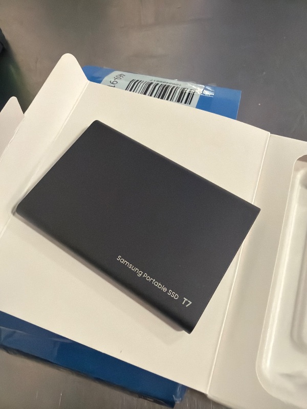 Photo 1 of Samsung T7 Portable SSD 4TB Gray