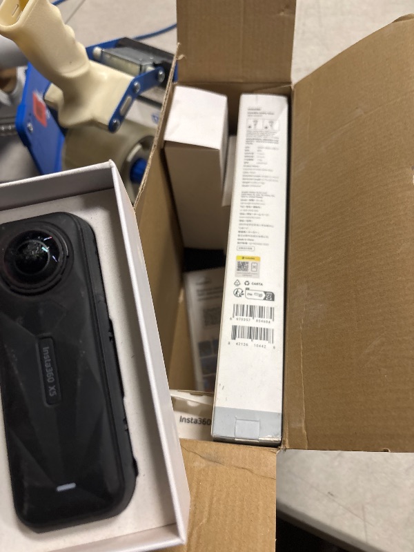 Photo 1 of Insta360 X5 Starter Pack
