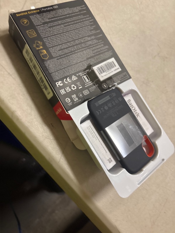 Photo 1 of Sandisk 1TB Extreme USB3.1 External SSD