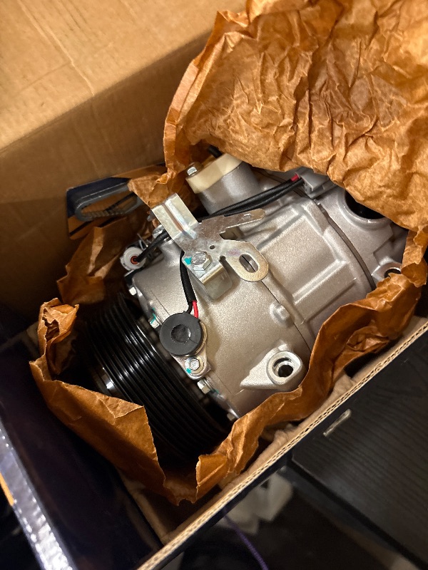 Photo 1 of AISIN ACCT-00797 Air Conditioning AC Compressor with Clutch