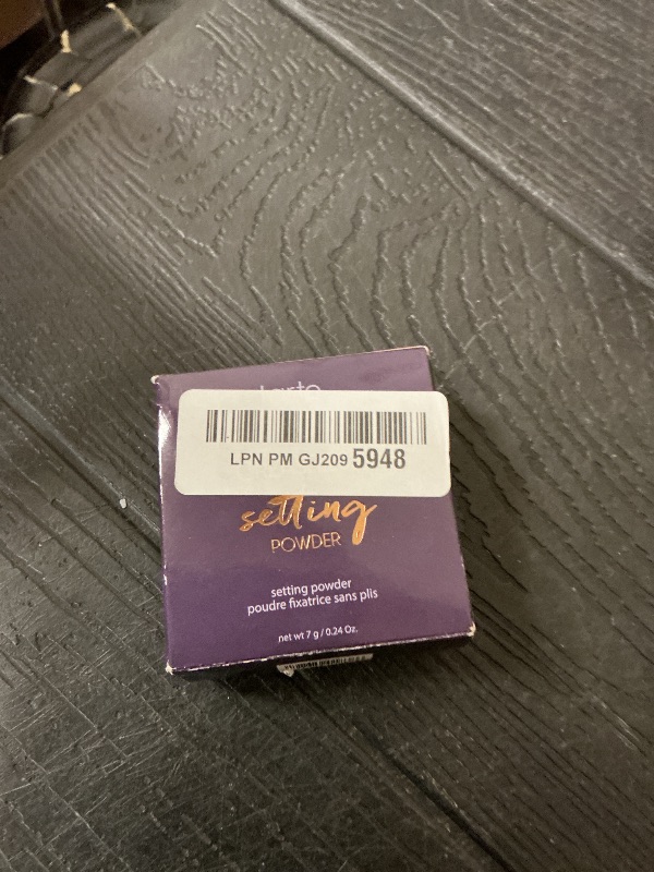 Photo 1 of tarte Creaseless Setting Powder - Loose Face Powder (Yellow)