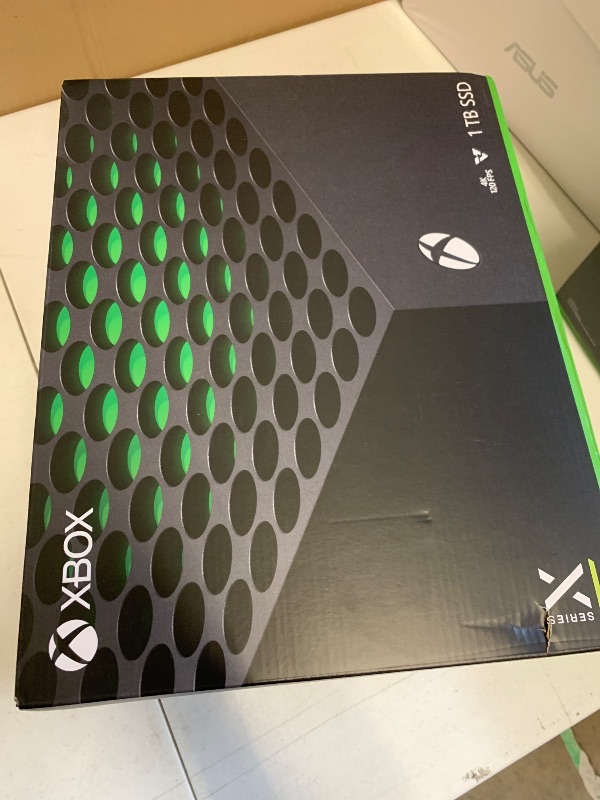 Photo 1 of Xbox Series X - Gaming Console - 1TB SSD - Includes Wireless Controller - 4K Gaming - 120FPS - Carbon Black