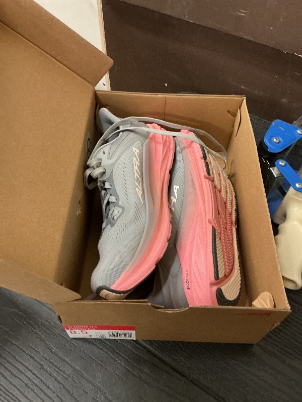 Photo 1 of ALTRA Women's Motiv FLX Road Running Shoe,, 8.5