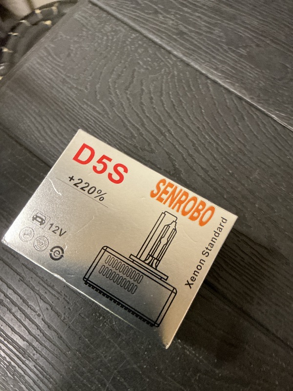 Photo 1 of SENROBO HID Headlight Bulb D5S