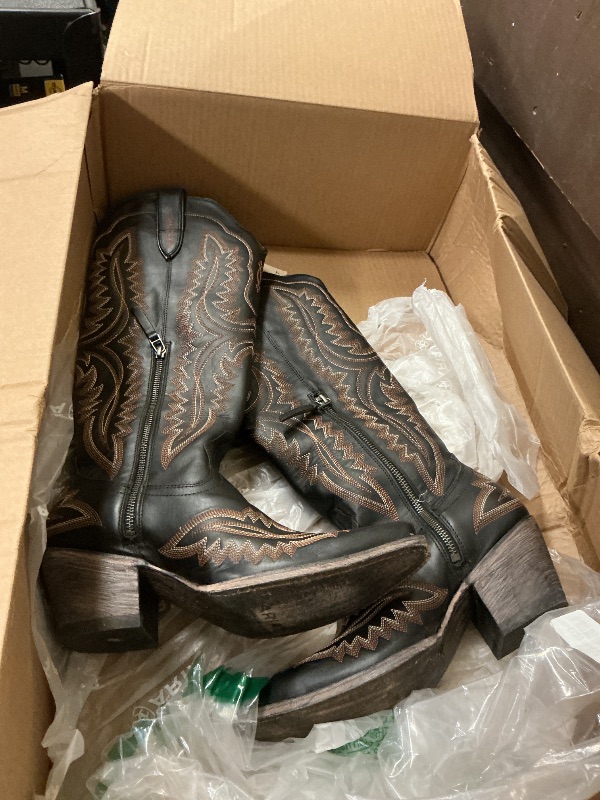 Photo 1 of ARIAT Women's Casanova X Toe Western Boot size 9.5