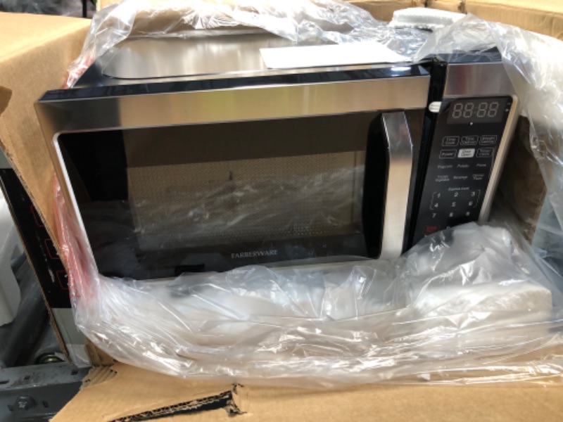 View 4 of ***DAMAGED - SEE NOTES/PICTURES*** Farberware 0.7 cu.ft. 700W Countertop Microwave Oven