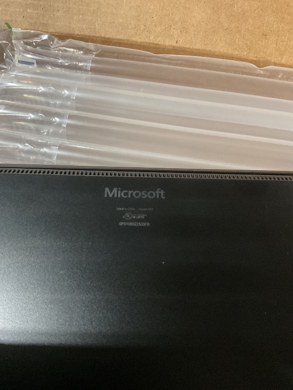 View 5 of ***MINOR DAMAGE***UNSURE IF FUNCTIONAL***
Microsoft Surface Laptop 5 13.5" i7 16GB 256GB SSD