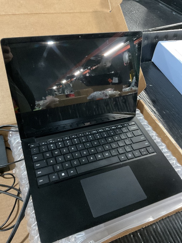 View 4 of ***MINOR DAMAGE***UNSURE IF FUNCTIONAL***
Microsoft Surface Laptop 5 13.5" i7 16GB 256GB SSD
