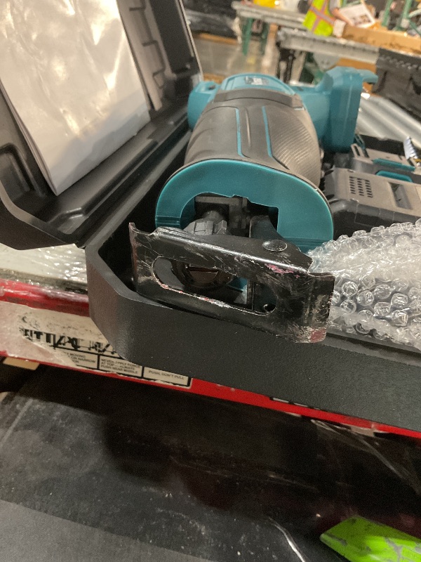 View 6 of ***MAJOR DAMAGE***
Hlrmsat Brushless Cordless Reciprocating Saw Kit