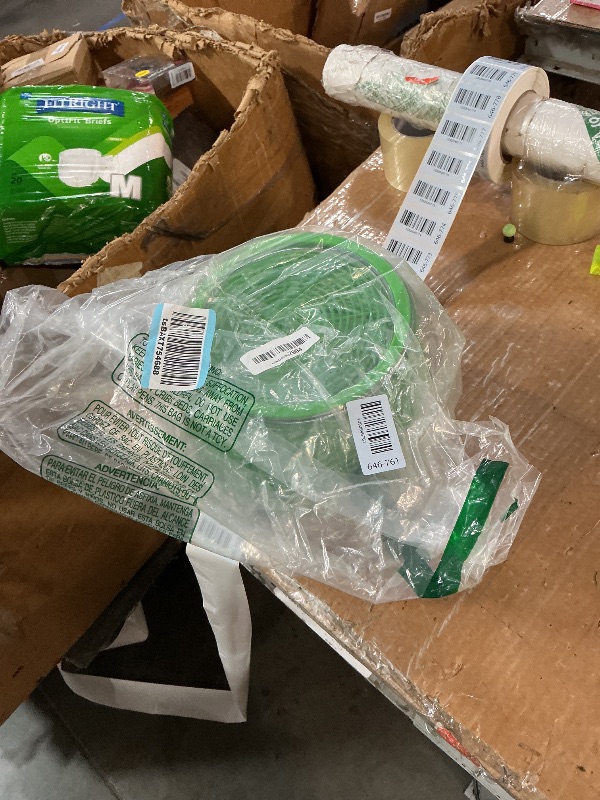 View 2 of *** CLEAR BOWL IS CRACKED, LID DAMAGED ***
Farberware Pro Pump Salad Spinner, 6.6 quart, Green