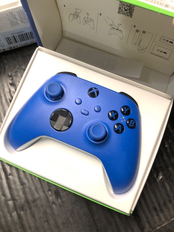 View 4 of ***MISSING CORD***
Xbox Wireless Controller Shock Blue