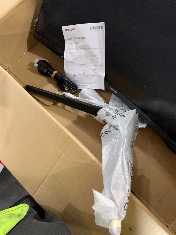 View 3 of ***PARTIAL SET*** MISSING POWER CABLE ** UNABLE TO TEST ***
Samsung 32" Odyssey G55C QHD 165Hz 1ms Curved Gaming Monitor