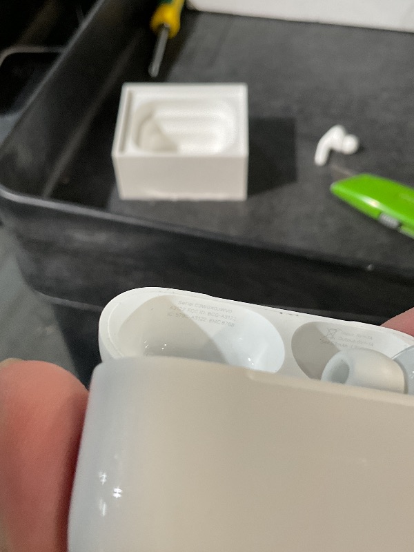 View 5 of ***MISSING PARTS***Apple AirPods Pro 3 Wireless Earbuds