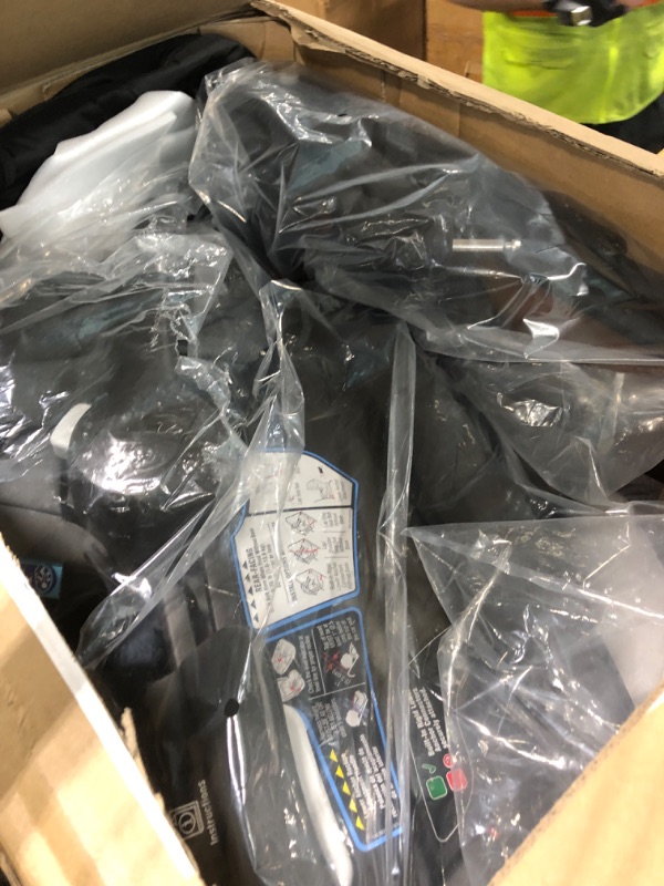 View 3 of [Used and Dirty] Graco GoMax Travel System with Infant Car Seat