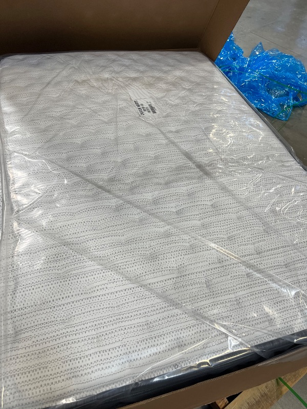 Photo 1 of Beautyrest
Silver BRS900 12" Extra Firm Full Mattress