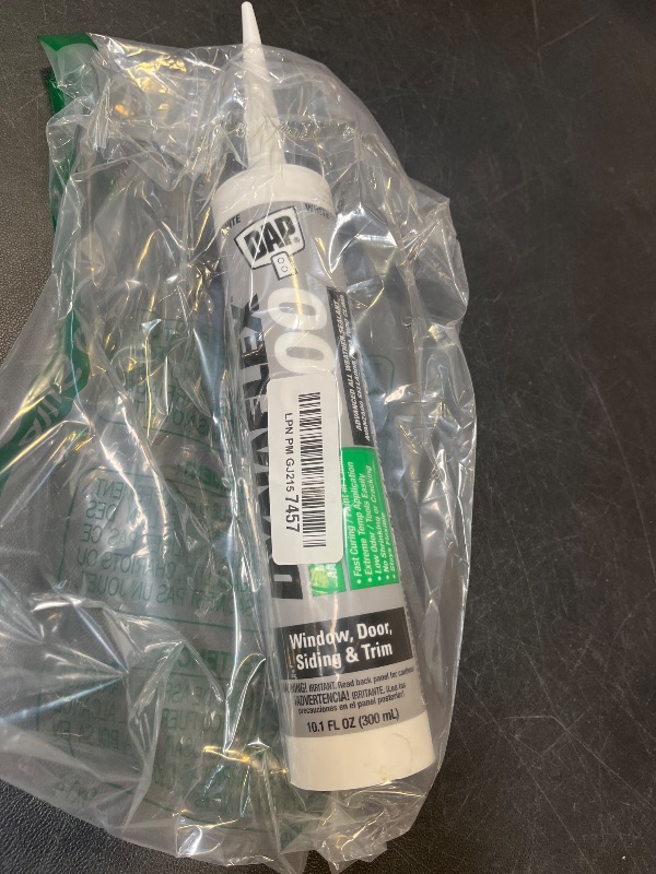 Photo 1 of DAP Dynaflex 800 Sealant, White, 10.1 Oz