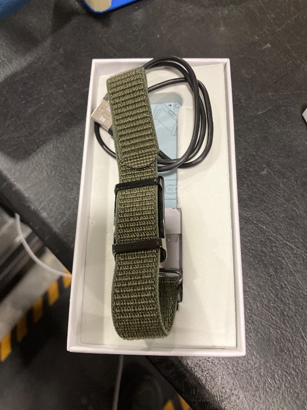 View 4 of qiunhang Smart Bracelet Fitness Tracker