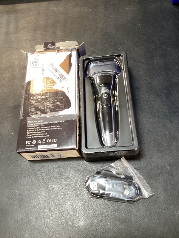 View 3 of Rechargeable Electric Razor