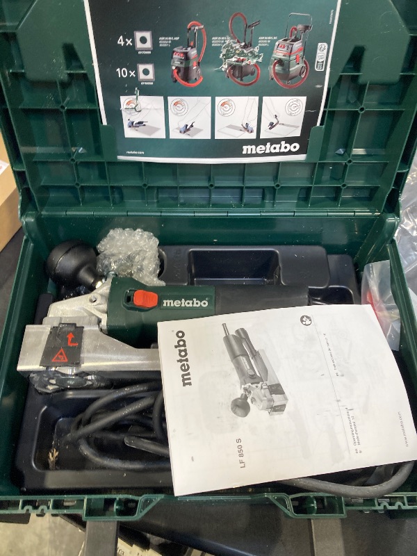 View 3 of Metabo Corded Paint Remover Tool, Die Cast Aluminium Gear Housing, Made in Germany, LF 850 S, 601049620