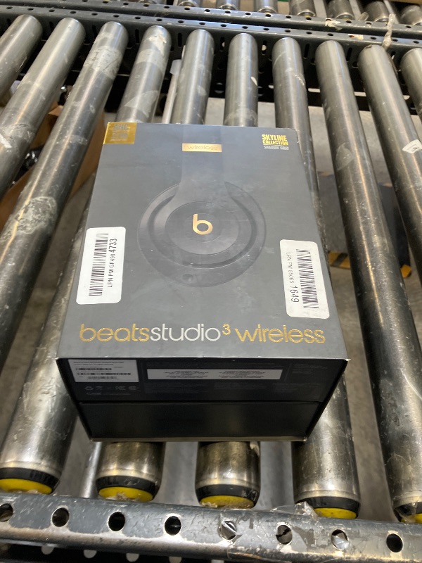 View 3 of Beats Studio3 Wireless Over-Ear Headphones - Shadow Gray