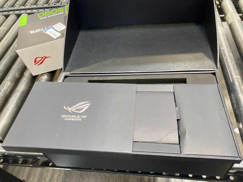 Photo 1 of ASUS ROG Astral GeForce RTX 5090 32GB GDDR7 OC Gaming Graphics Card