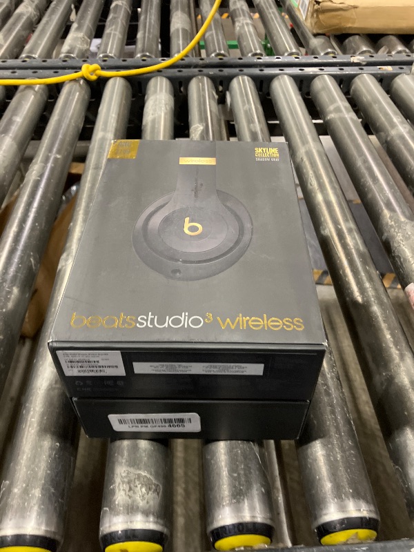 Photo 1 of Beats Studio3 Wireless Over-Ear Headphones - Shadow Gray