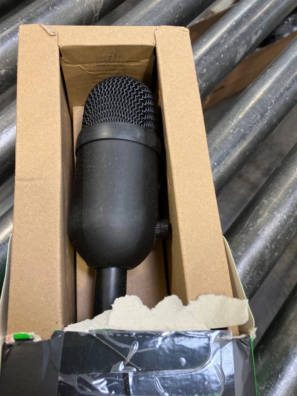 Photo 1 of Razer Seiren V2 X USB Condenser Microphone