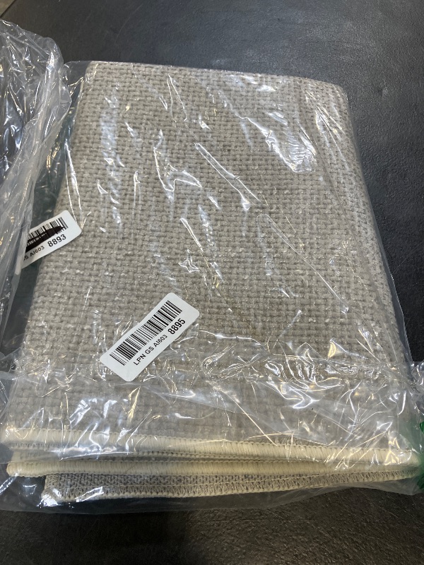 View 2 of jinchan 2'x3' Grid Pattern Area Rug