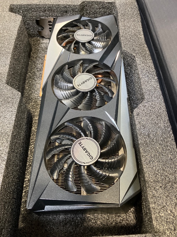 View 3 of Gigabyte Radeon RX 7800 XT Gaming OC 16GB GDDR6 Graphics Card