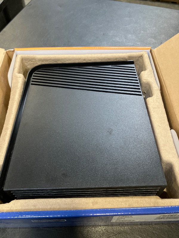 View 3 of ARRIS SBG8300 DOCSIS 3.1 Cable Modem and WiFi 6 Router