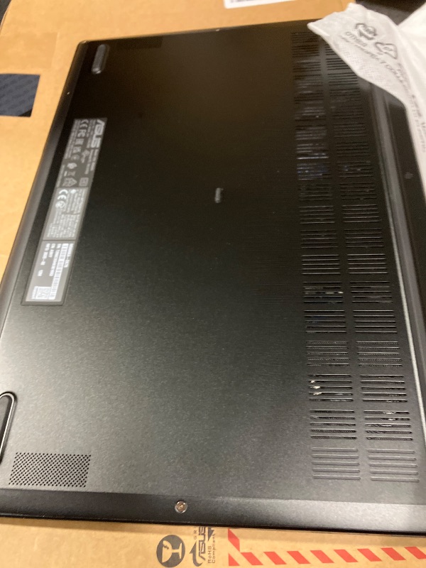 Photo 1 of *******THE KEYBOARD WORKS BUT THE SCREEN DOES NOT TURN ON******
***** ONLY PARTS ****
ASUS Vivobook 16 Flip Laptop Intel Core Ultra 7 16GB RAM 512GB SSD