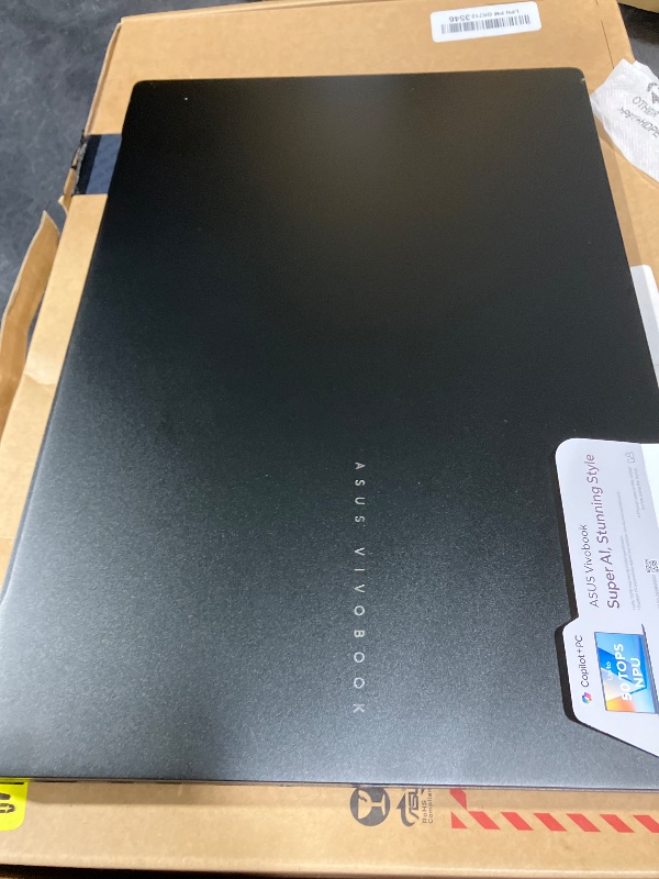 Photo 1 of *******THE KEYBOARD WORKS BUT THE SCREEN DOES NOT TURN ON******
***** ONLY PARTS ****
ASUS Vivobook 16 Flip Laptop Intel Core Ultra 7 16GB RAM 512GB SSD