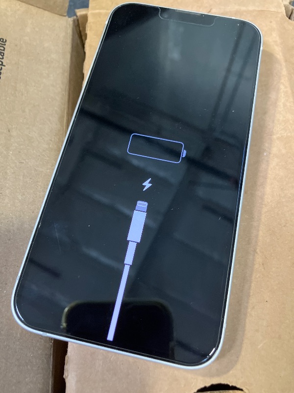 Photo 1 of Apple iPhone 14 128GB Starlight (Renewed)