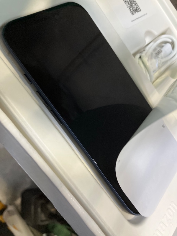 View 5 of *********NEEDS APPLE SUPPORT***********
Apple iPhone 17 Pro 1TB Deep Blue - Unlocked (Renewed Premium)