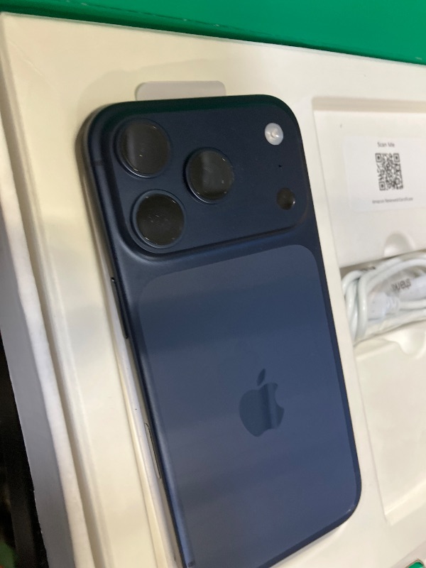 View 6 of *********NEEDS APPLE SUPPORT***********
Apple iPhone 17 Pro 1TB Deep Blue - Unlocked (Renewed Premium)
