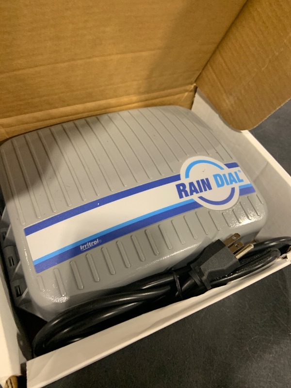 Photo 1 of Irritrol Rain Dial RD600-INT-R 6 Station Indoor Irrigation Controller