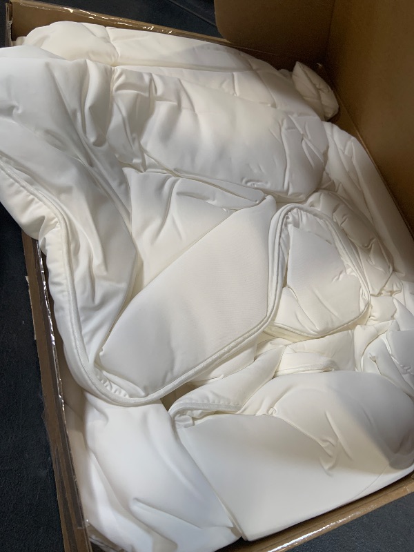 Photo 1 of REST Evercool Cooling Comforter Twin/Twin XL Arctic White