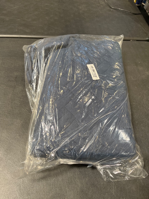 Photo 1 of Bedsure Twin Quilt Set - Navy